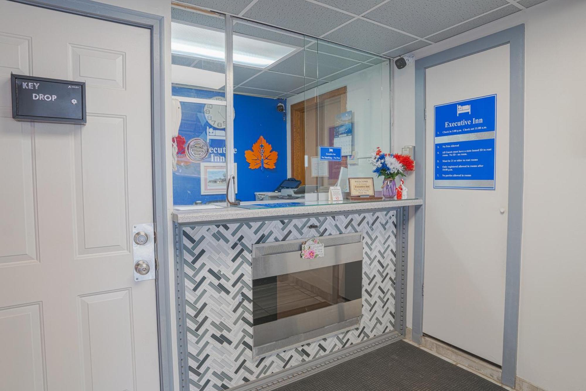 Executive Inn By Belvilla Owatonna Hwy 35 エクステリア 写真