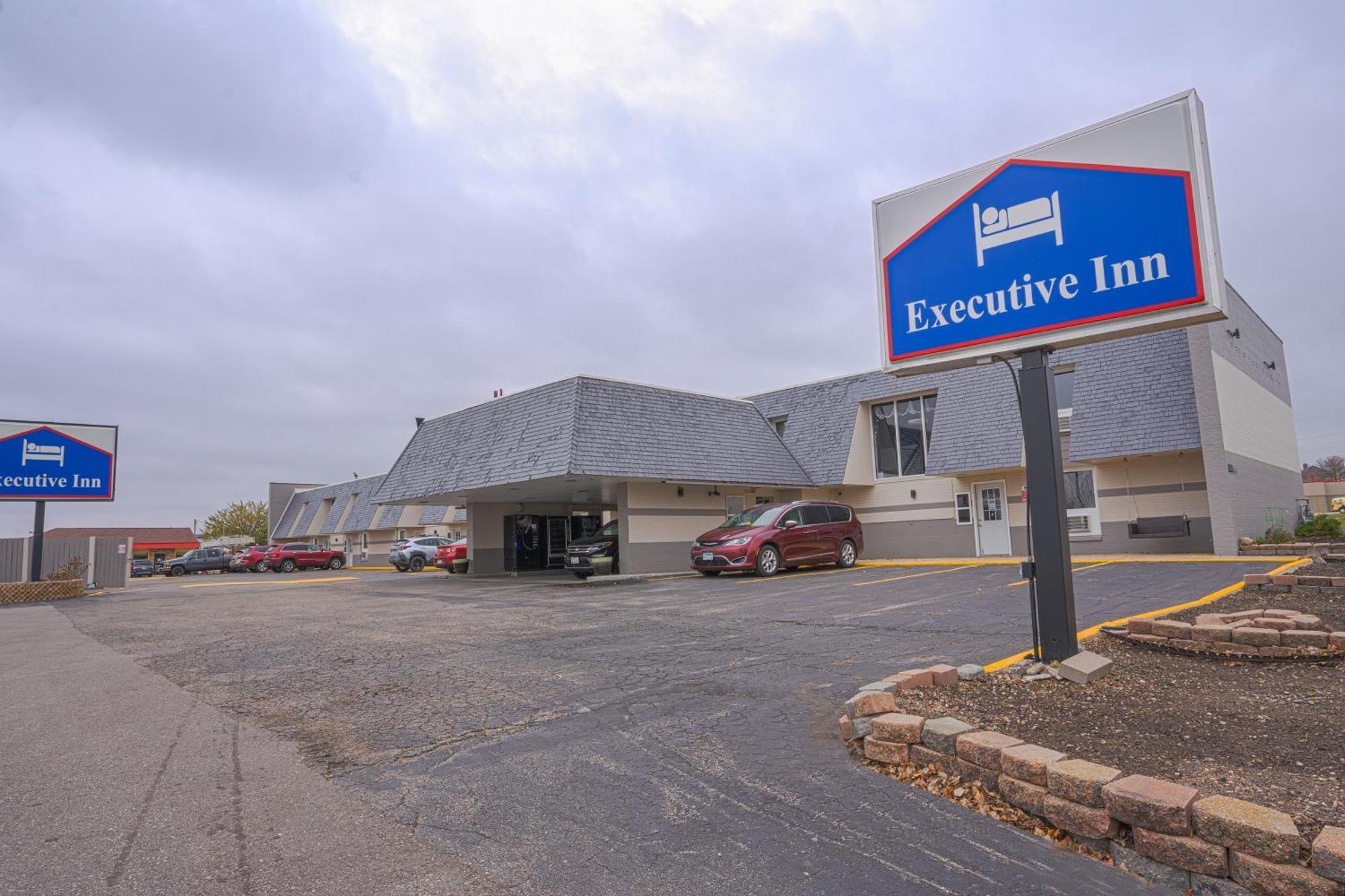 Executive Inn By Belvilla Owatonna Hwy 35 エクステリア 写真